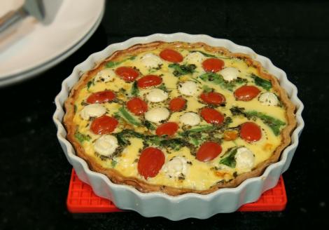 rocket, tomato and mozzarelline tart